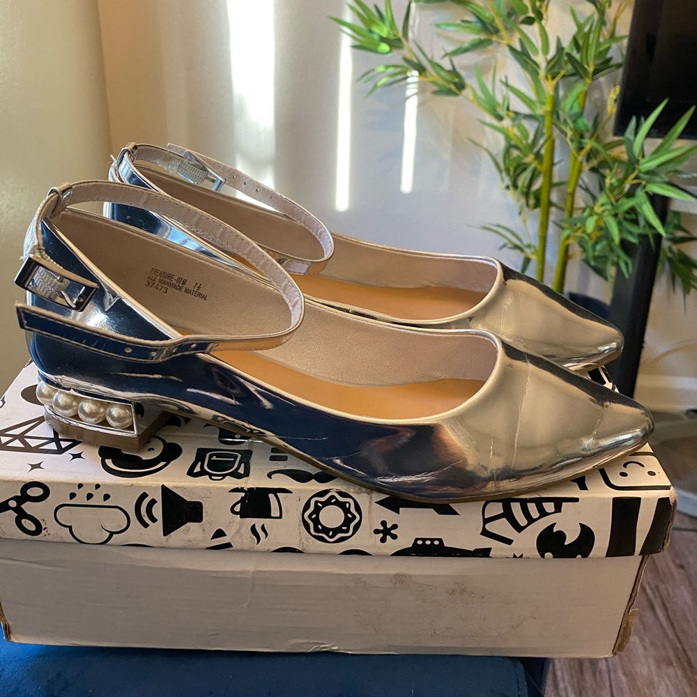 Bamboo Silver Shoes sz 7.5